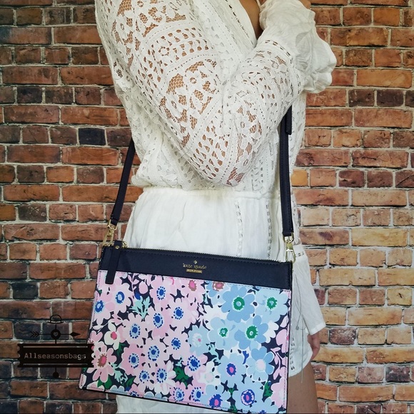 kate spade Handbags - Kate spade Cameron Street Clarise crossbody daisy